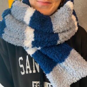 Blue white gray double layered sherpa scarf brand new